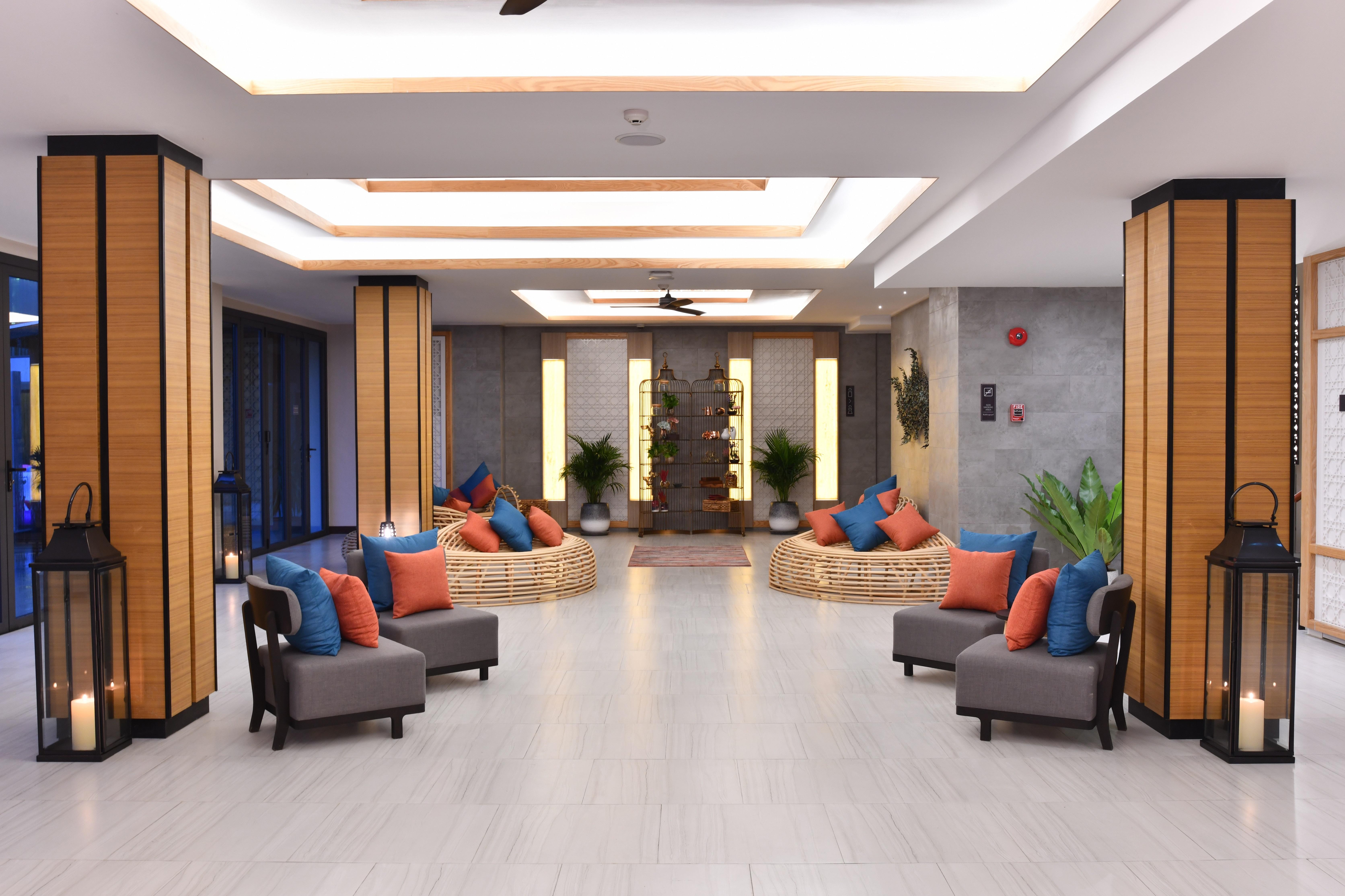 普吉岛芭东海滩天空景观度假村-Sha高级认证 Patong 外观 照片 Lobby